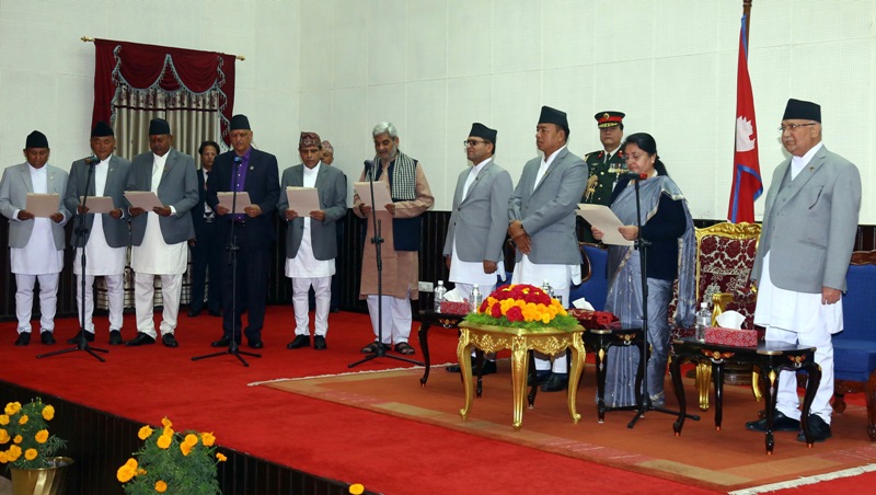 नवनियुक्त ६ मन्त्री र तीन राज्यमन्त्रीमन्त्रीहरुले लिए सपथ