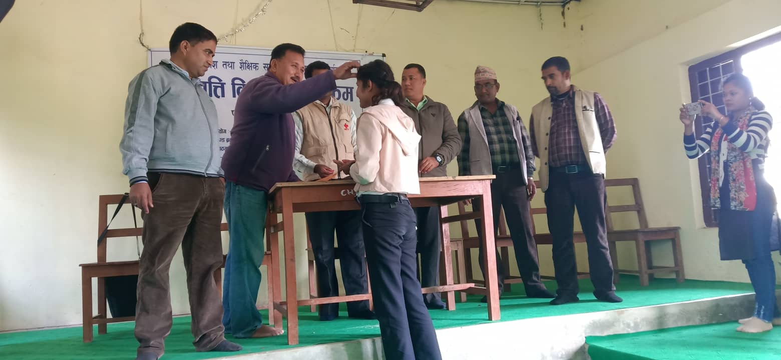 मेरिक्नाेल यु.एस.ए.काे सहयोगमा चुरे माध्यमिक विद्यालय वगनाहाका २२ जना विद्यार्थीहरूलाई छात्रवृत्ति प्रदान