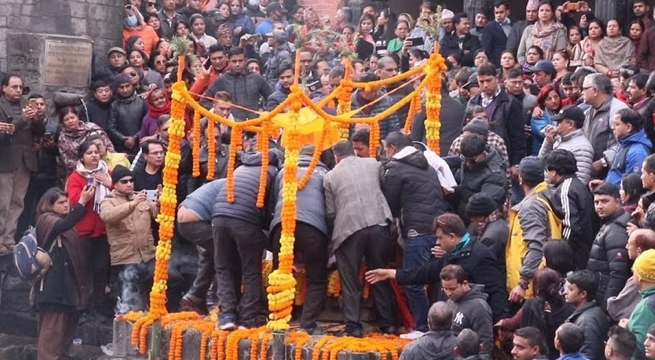 कलाकारद्वय भट्टराई र क्षेत्रीको पशुपति आर्यघाटमा अन्त्येष्टि