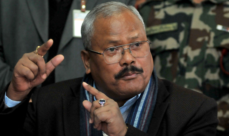 कांग्रेस नेता विजय गच्छदार सांसदबाट निलम्बित