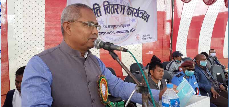 ‘शिक्षित सभ्य समाजमा विकास निर्माण र समाज सुधार गर्न सहज हुन्छ’ युनिक नेपालका संरक्षक तथा नेपाली काँग्रेस केन्द्रिय  सदस्य डा. गाेपाल दहित । (भिडियाे हेर्नुहाेस्)