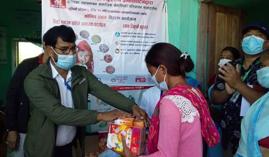 सुनौलो हजार दिनका बालकालिकालाई पोषण युक्त खाना लिटो वितरण