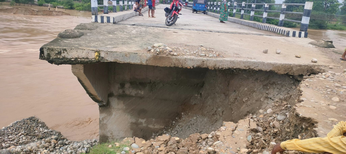 बर्दिया राष्ट्रिय निकुञ्ज जोड्ने सडकखण्ड भत्कियो