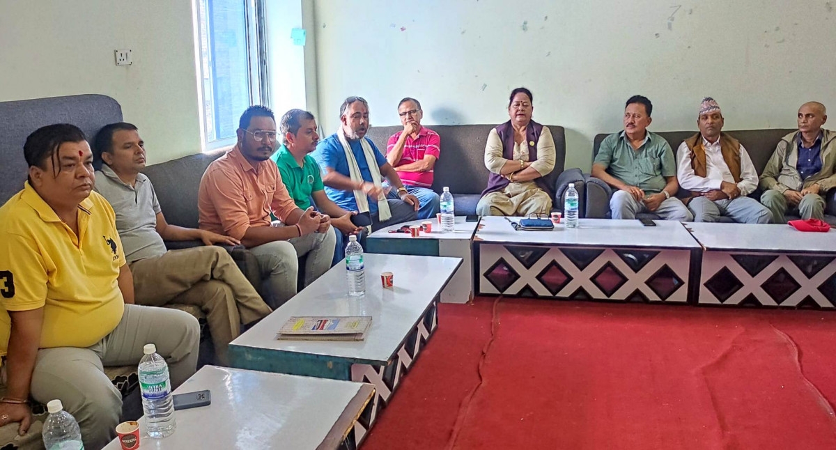 यातायात कार्यालय  सदरमुकाम गुलरियामै राख्नुपर्ने नेपाली काँग्रेस बर्दिया सभापति राठौरकाे भनाइ