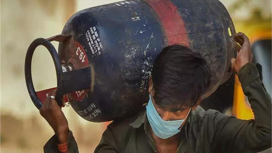 नेपालले बढाइरहँदा भारत सरकारले घटायो ग्यासको मूल्य