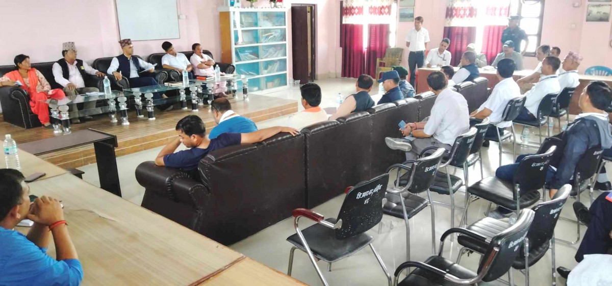 संविधान दिवसका दिन घरघरमा दीपावली गरी मनाईने