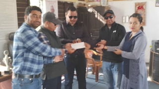 अक्षयकोष स्थापनार्थ ३ लाखको चेक हस्तान्तरण
