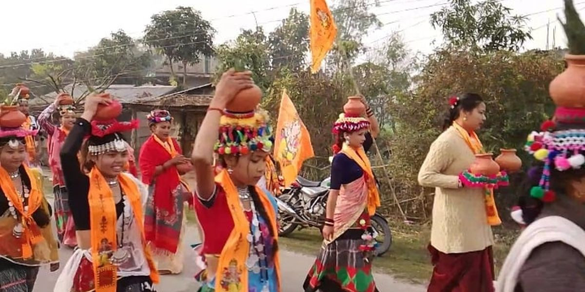 राजापुरमा कलश यात्रा फोटो फिचर