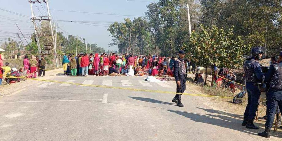 बर्दियाको गुलरिया राजापुर सडक खण्ड अवरुद्ध