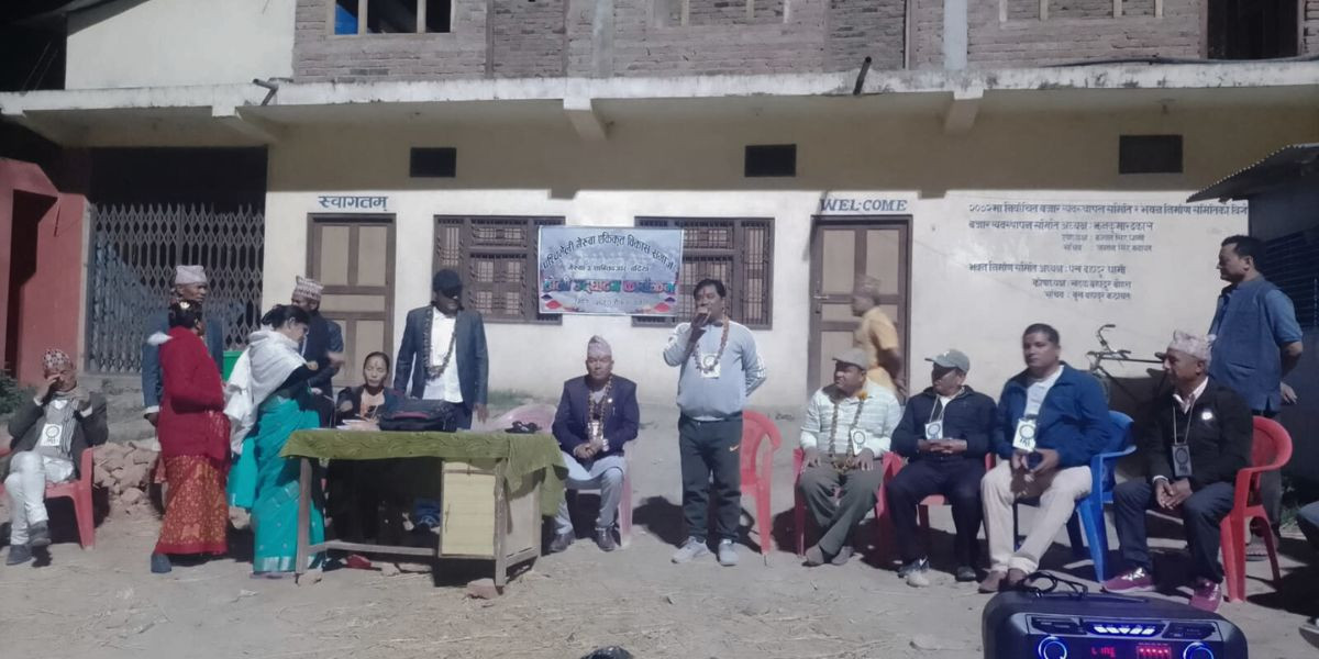गेरुवाको शान्तिवजारमा होली देउडा खेल शुरु