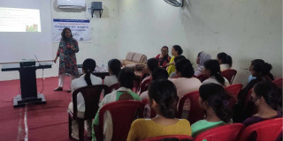 किशोरीहरुलाई महिनावारी स्वच्छता सम्बन्धी अभिमुखीकरण