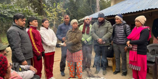 इको–क्लबको मानवीय पहल: बाघ आक्रमणमा ज्यान गुमाएका विद्यार्थीको परिवारलाई सहयोग